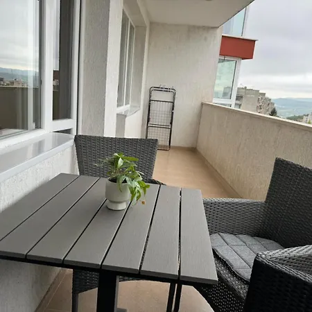 съни Apartment *